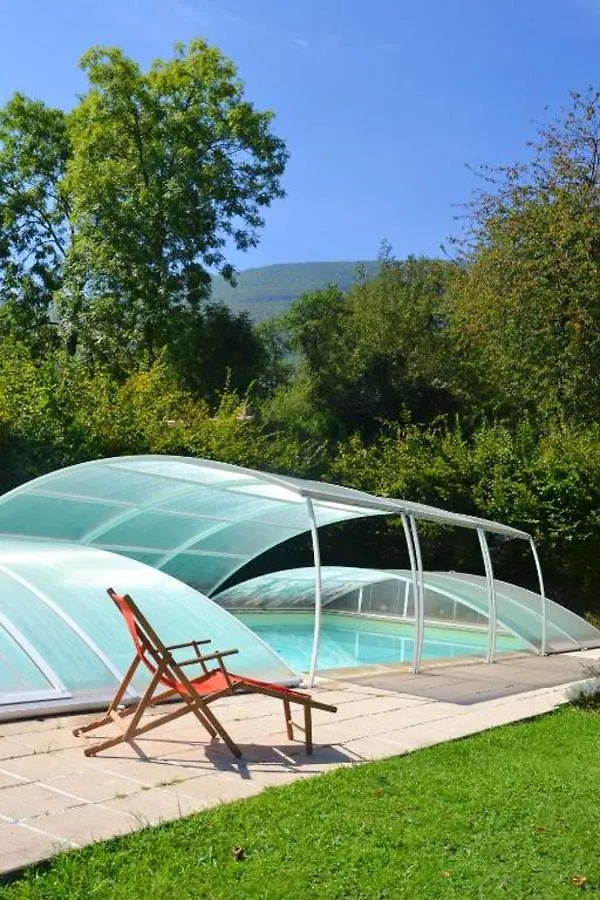 Maison Charmante A Gembrie + Piscine Partagee & Vue Montagne