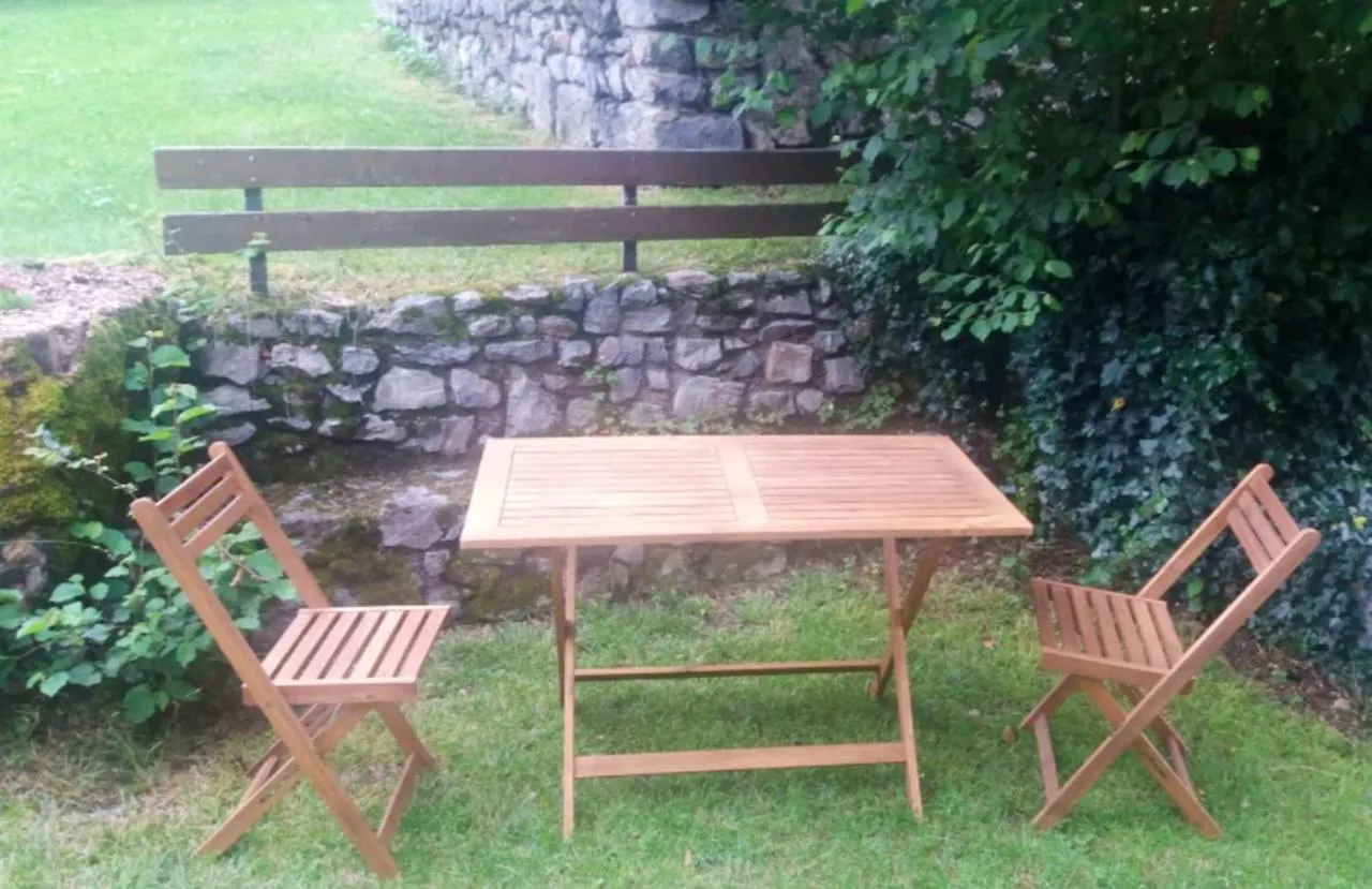 Holiday home Maison Charmante A Gembrie + Piscine Partagee & Vue Montagne